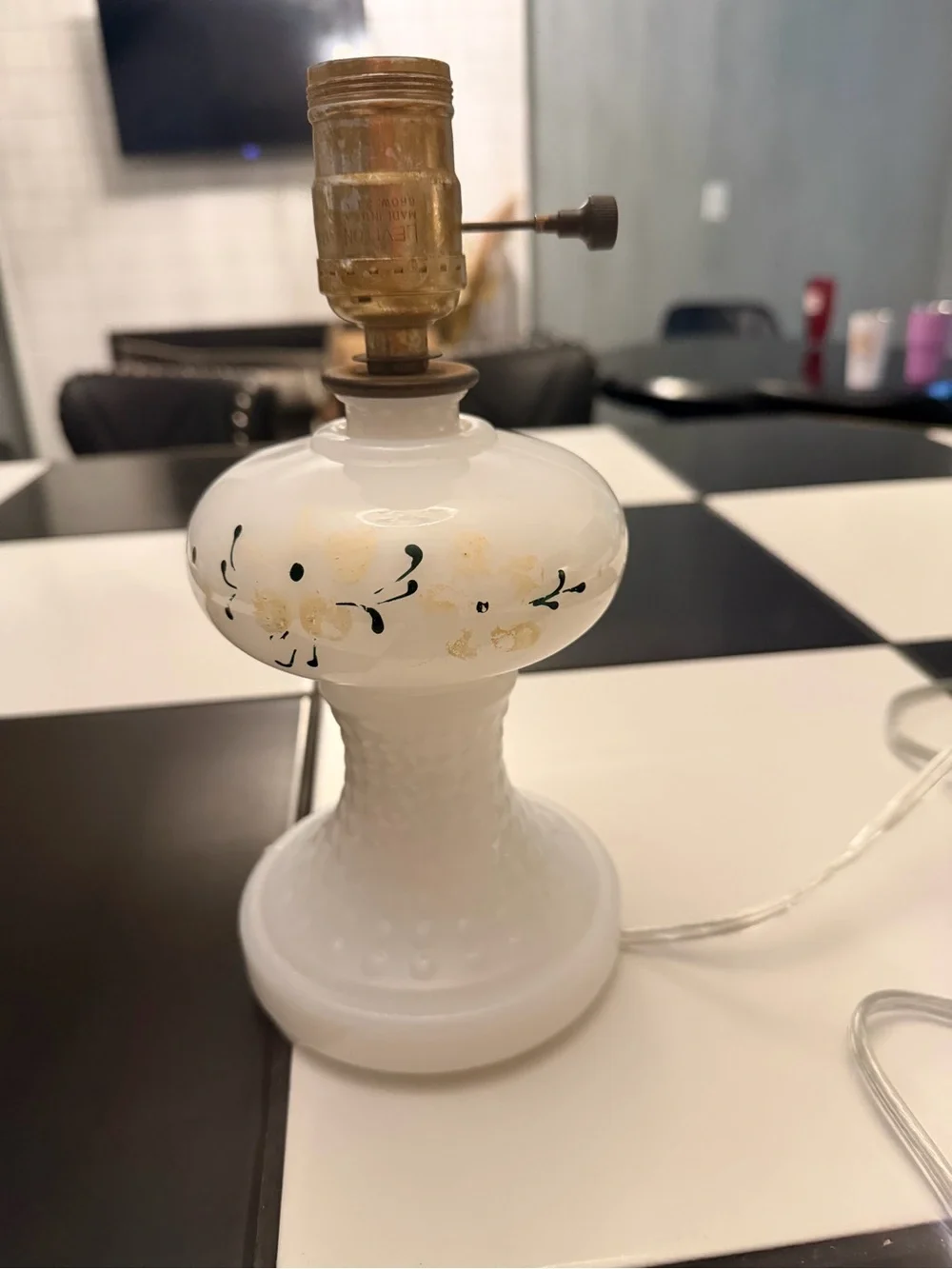 Vintage Milk Glass Table Lamp – Hobnail Floral Accent Lamp